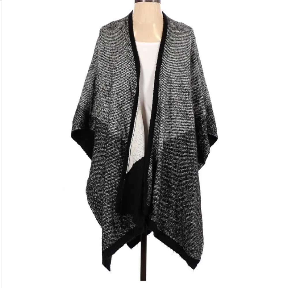 Cape/Sweater